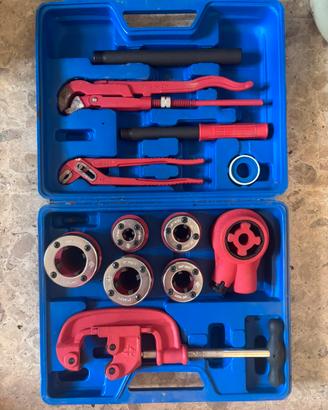 Kit filiera manuale per tubi