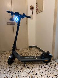 Monopattino niu