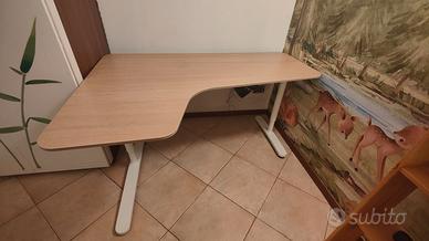 Scrivania Ikea Angolare