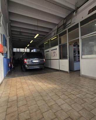 Immobile di 300 m² con 3 locali a Cologno Monzese