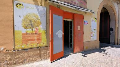 NEGOZIO A FRATTAMAGGIORE