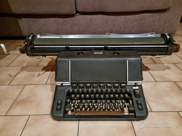 Macchina da scrivere Hermes Ambassador