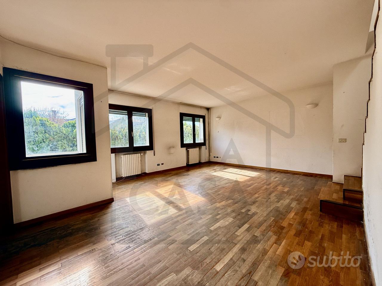 DUPLEX IN QUARTIERE PESCARINI - Vista 3