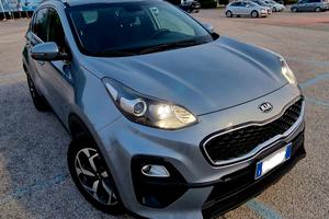 KIA SPORTAGE 4 serie 2WD Business 136cv DCT7 LEGGI