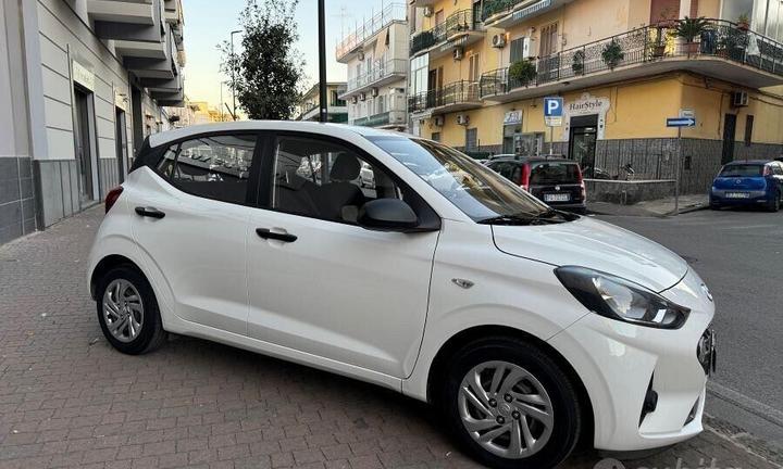 Hyundai i10 1.0 gpl connectline certificata italia