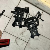 Pedali bicicletta con gabbiette (toe clips)