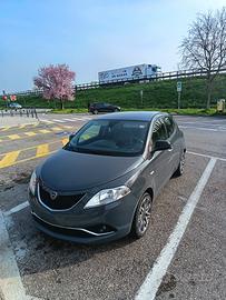 Ypsilon 1.2benz Platinum 2016 km54xxx TOP