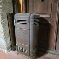 Vecchia stufa a legna 