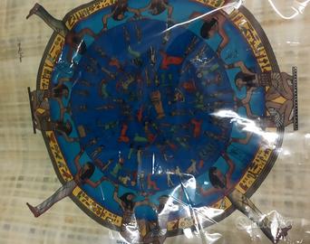 papiro con disegno egiziano e custodia