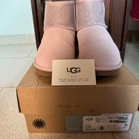 Ugg mini