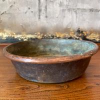 Vecchia pentola in rame