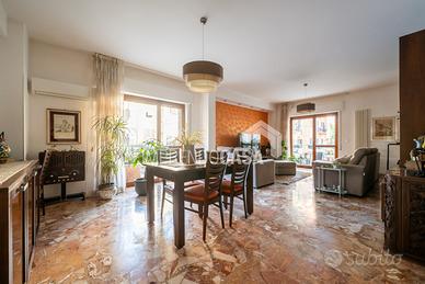 5 vani 156 mq in via Nunzio Morello