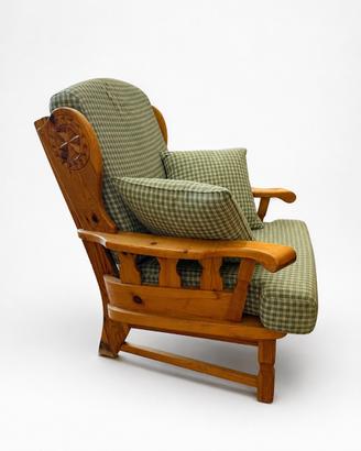 Poltrona vintage alpina tirolese legno intagliato