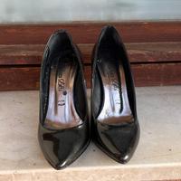 Scarpe decollete vernice nera misura 35