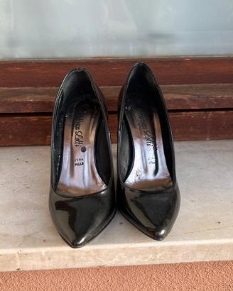 Scarpe decollete vernice nera misura 35