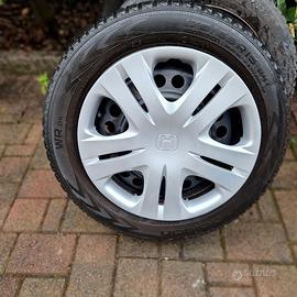 4 GOMME INVERNALI NOKIAN  175-65-15 E CERCHI FERRO