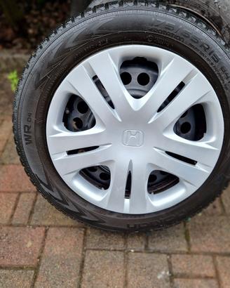 4 GOMME INVERNALI NOKIAN  175-65-15 E CERCHI FERRO