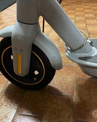 Monopattino Ninebot G30 LE