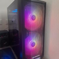 PC gaming completo di schermo