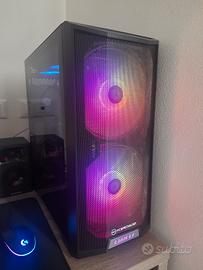 PC gaming completo di schermo