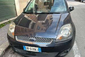 ford fiesta  prezzo teressante