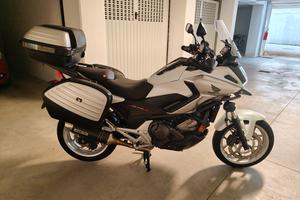 NC750X DCT versione travel