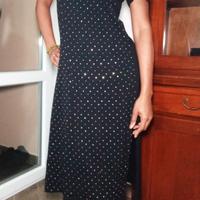 Vestito nero Happiness con strass e spacco