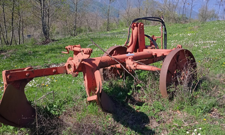 Aratro Bivomvere Sogema C40