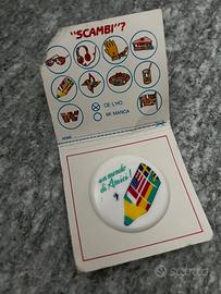 Motta Un mondo di amici spilla Anni '80