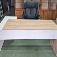 arredamento ufficio scrivania e sedie 