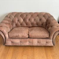 Elegante divano Chesterfield 2 posti originale