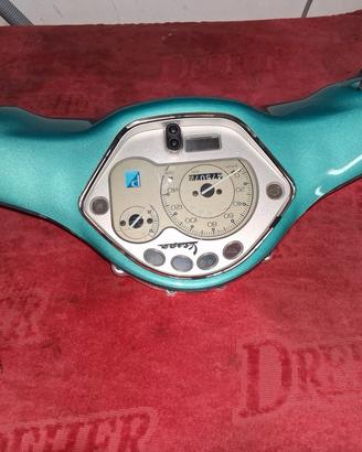 contakm vespa lx