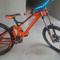 Mondraker  Summun DH