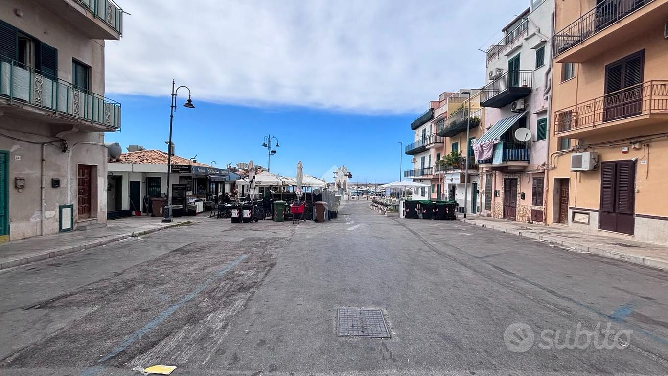 2 LOCALI A PALERMO - Vista 3