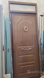 Portoncino in alluminio color legno