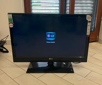 TV LG 32” LED Full HD HDMI SCART DivX