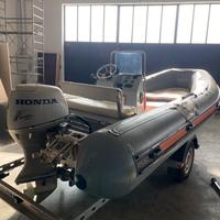 Gommone asso con Honda 40