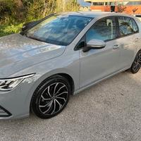 Volkswagen Golf 8 1.0 eTSI DSG Mild Hybrid – 2023