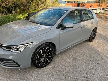Volkswagen Golf 8 1.0 eTSI DSG Mild Hybrid – 2023