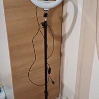 Piedistallo illuminato per Smartphone 
