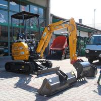 Miniescavatore Kato HD17VXE Attacco Martello Benne