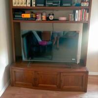 libreria porta TV in legno di noce con sportelli