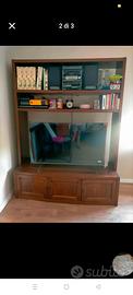 libreria porta TV in legno di noce con sportelli