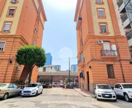 2 LOCALI A NAPOLI