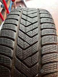 Gomme pirelli scorpion 235 60 18 invernali
