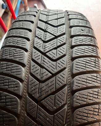 Gomme pirelli scorpion 235 60 18 invernali