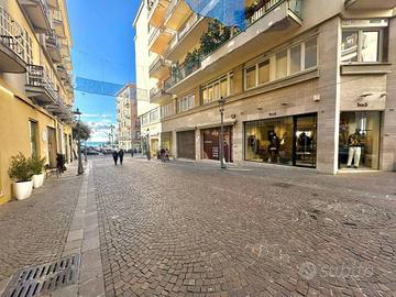Immobile di 55 m² con 1 locale a Salerno