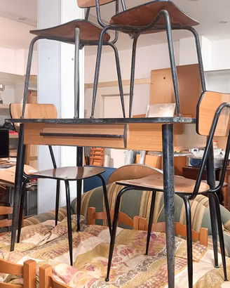 tavolo con sedie vintage 