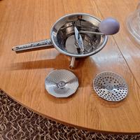 schiaccia patate metallico