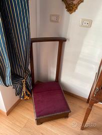 inginocchiatoio antico in velluto 